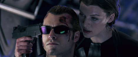 Shawn Roberts, Milla Jovovich - Resident Evil: Afterlife - Photos