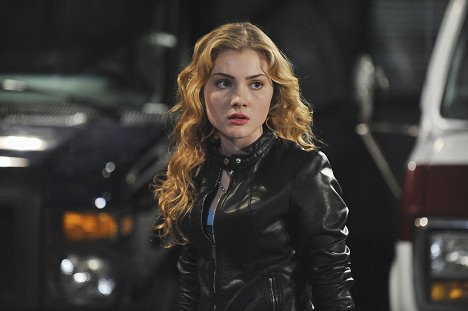 Skyler Samuels - The Nine Lives of Chloe King - Filmfotók