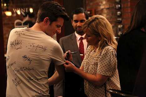 Adam Scott, Aziz Ansari - Parks and Recreation - Aufstieg (1) - Filmfotos