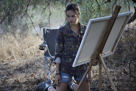 Camilla Belle - Angie - De la película