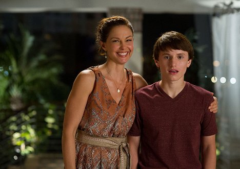 Ashley Judd, Nathan Gamble - Dolphin Tale 2 - Van film