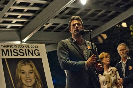 Ben Affleck, Lisa Banes, David Clennon - Gone Girl - Das perfekte Opfer - Filmfotos