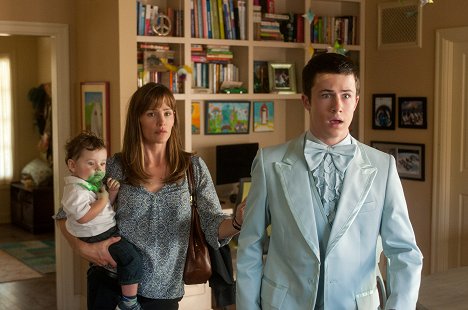 Jennifer Garner, Dylan Minnette - Alexander and the Terrible, Horrible, No Good, Very Bad Day - Photos