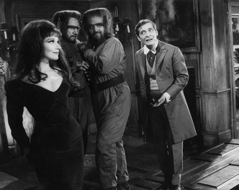 Fenella Fielding, Kenneth Williams - Carry On Screaming! - Photos