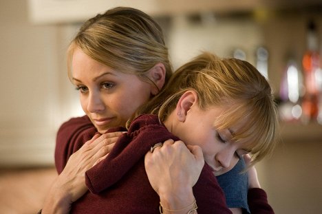 Christine Taylor, Britt Robertson