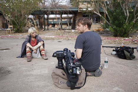 Whitney Able, Gareth Edwards - Monsters - Tournage