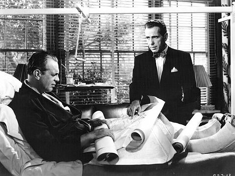 Raymond Massey, Humphrey Bogart - Una llama en el espacio - De la película