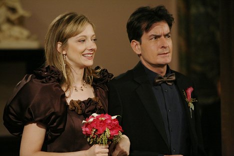 Judy Greer, Charlie Sheen - Two and a Half Men - Aunt Myra Doesn't Pee a Lot - Photos