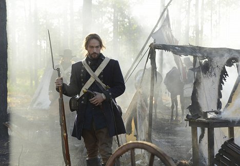 Tom Mison - Sleepy Hollow - Blutmond - Filmfotos