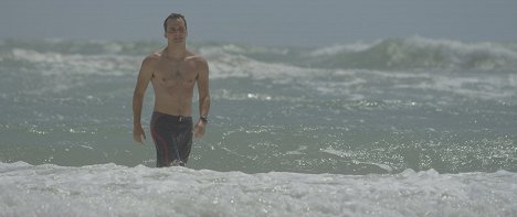 Wagner Moura - Futuro Beach - Photos