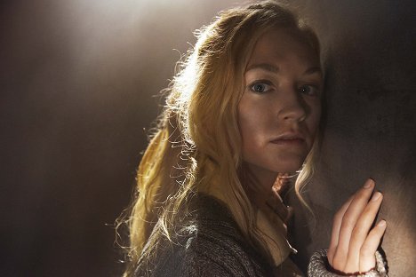 Emily Kinney - The Walking Dead - Season 5 - Promo