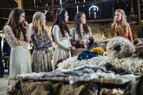 Caitlin Stasey, Jenessa Grant, Adelaide Kane, Anna Popplewell, Celina Sinden - Reign - A Chill in the Air - Photos