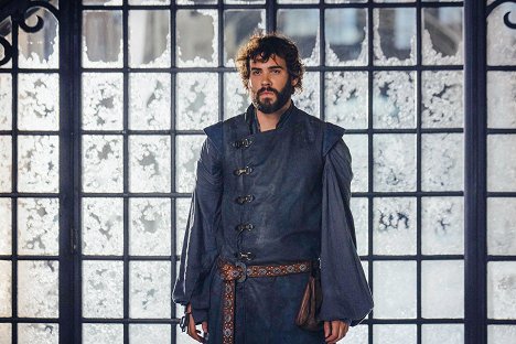 Rossif Sutherland - Reign - Fated - Photos