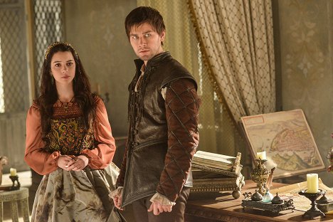 Adelaide Kane, Torrance Coombs - Reign - Inquisition - Photos