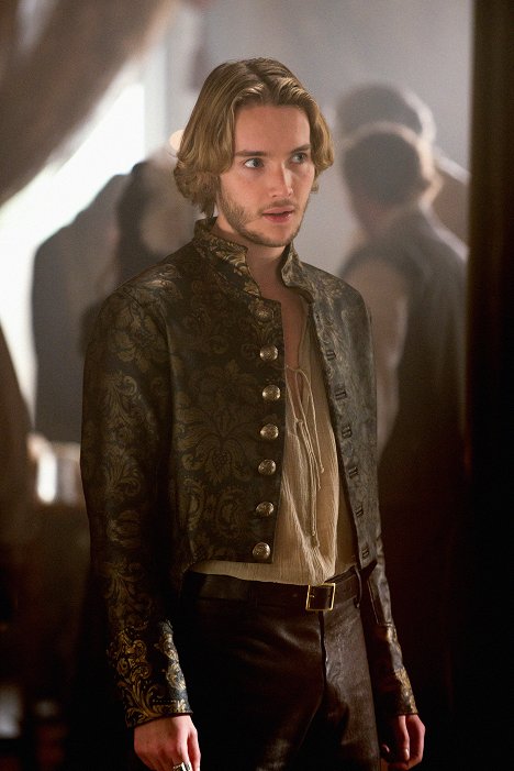 Toby Regbo - Reign - Royal Blood - Photos