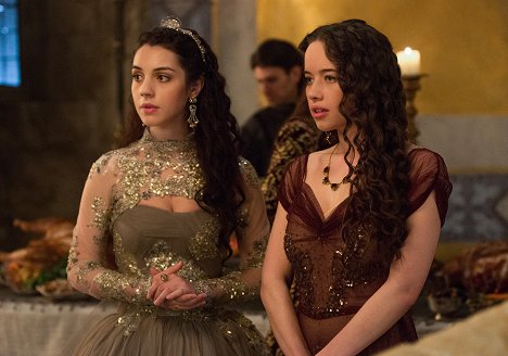 Adelaide Kane, Anna Popplewell - Reign - The Darkness - Photos