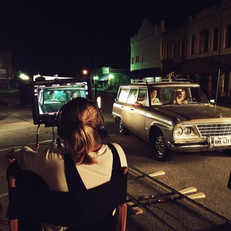 Anna Axster, Mackenzie Davis, Imogen Poots - A Country Called Home - Tournage