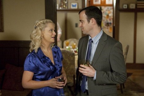 Amy Poehler, Justin Theroux - Parks and Recreation - Leslie's House - Photos