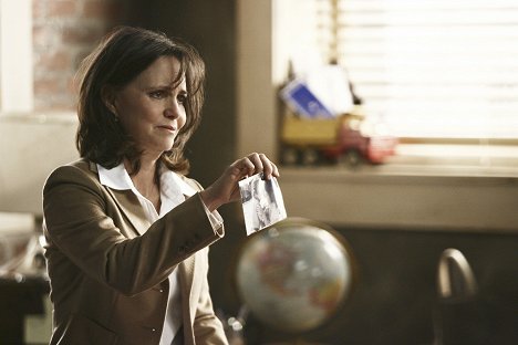 Sally Field - Brothers & Sisters - An Act of Will - Photos