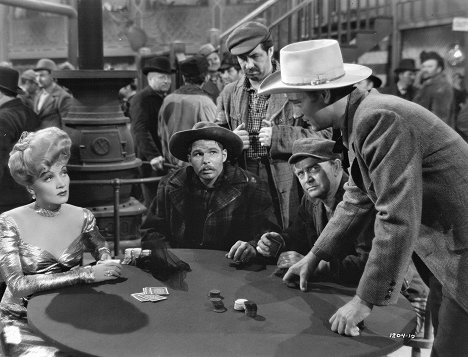 Marlene Dietrich, John Wayne - The Spoilers - Filmfotók