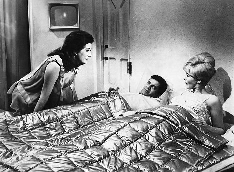 Anita Ekberg, Jerry Lewis, Connie Stevens - Tiens bon la rampe Jerry - Film