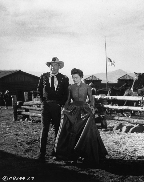 Randolph Scott, Barbara Hale - 7th Cavalry - Z filmu