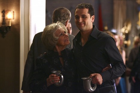 Marion Ross, Matthew Rhys - Brothers & Sisters - Something Ida This Way Comes - Photos