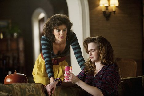 Anna Wood, Kay Panabaker - Brothers & Sisters - Time After Time: Part 1 - De la película