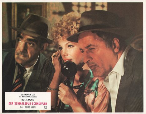 Abe Vigoda, Marsha Mason, Vic Tayback - The Cheap Detective - Lobbykaarten