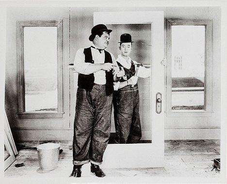 Oliver Hardy, Stan Laurel - The Finishing Touch - Filmfotos