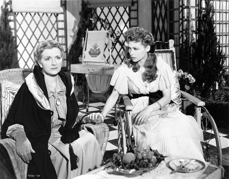Gladys Cooper, Lilli Palmer - Beware of Pity - De la película