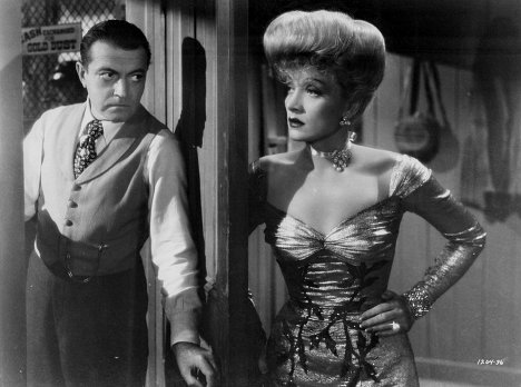 Richard Barthelmess, Marlene Dietrich - The Spoilers - Z filmu