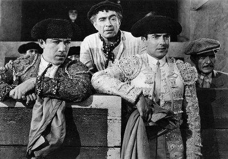 Anthony Quinn, J. Carrol Naish, Tyrone Power - Krev a písek - Z filmu