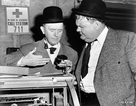 Stan Laurel, Oliver Hardy - Nothing But Trouble - Z natáčení