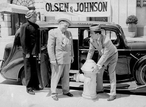 Chic Johnson, Ole Olsen - See My Lawyer - Filmfotók