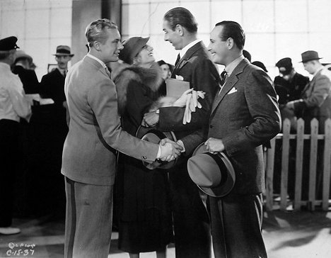 Gene Raymond, Carole Lombard, Arthur Hohl, Monroe Owsley - Brief Moment - Filmfotos