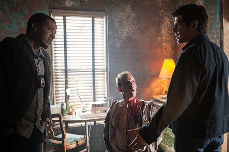 Russell Hornsby, Michael Patten, David Giuntoli - Grimm - The Hour of Death - Photos