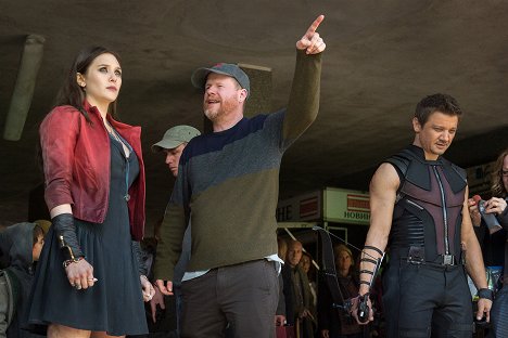Elizabeth Olsen, Joss Whedon, Jeremy Renner - Avengers: Age of Ultron - Z natáčení