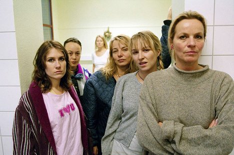Mia Lyhne, Trine Dyrholm, Petrine Agger, Sonja Richter, Benedikte Hansen - Forbrydelser - De filmagens