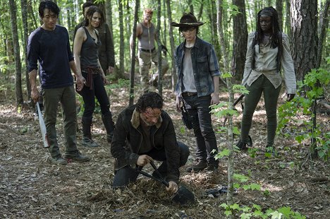 Steven Yeun, Lauren Cohan, Andrew Lincoln, Chandler Riggs, Danai Gurira - Walking Dead - No Sanctuary - Kuvat elokuvasta