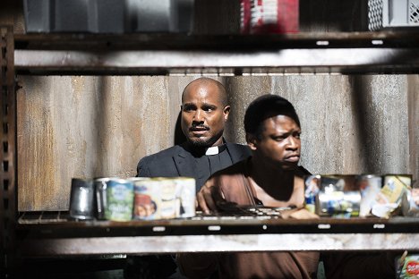 Seth Gilliam, Lawrence Gilliard Jr. - The Walking Dead - Strangers - Photos