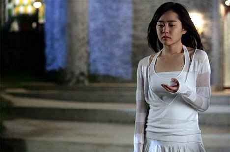 Geun-young Moon - Sarangddawin pilyoeobseo - Z filmu