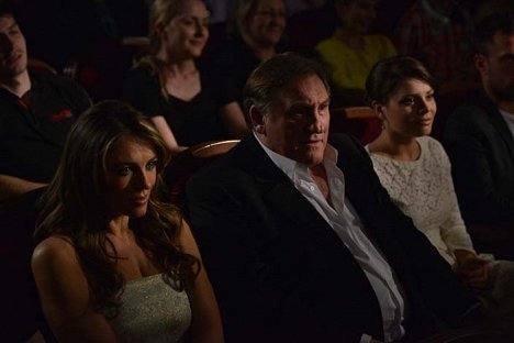 Elizabeth Hurley, Gérard Depardieu, Polina Kuzminskaja - Viktor - Z filmu