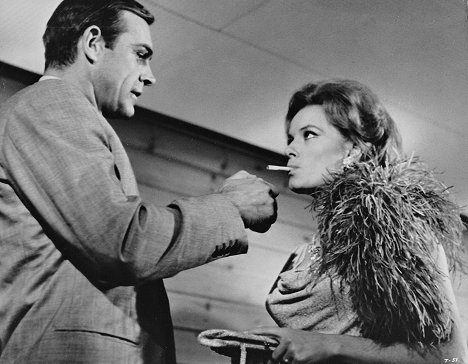 Sean Connery, Luciana Paluzzi - Thunderball - Z filmu