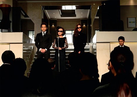 Joo-wan Ohn, Yuh-jung Youn, Hyo-jin Kim - El sabor del dinero - De la película