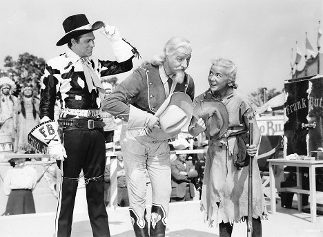 Howard Keel, Louis Calhern, Betty Hutton - Duell in der Manege - Filmfotos