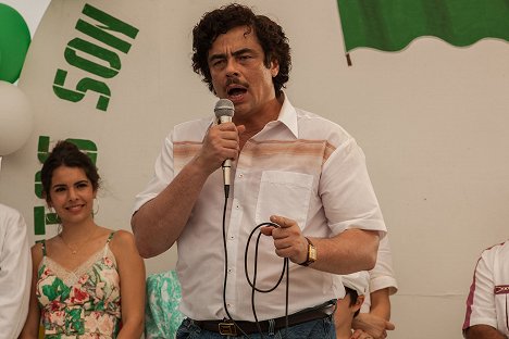 Claudia Traisac, Benicio Del Toro - Escobar – Paradise Lost - Filmfotos