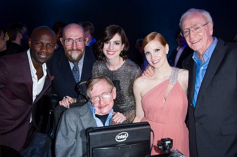 David Gyasi, Stephen Hawking, Anne Hathaway, Jessica Chastain, Michael Caine - Interstellar - Z akcí