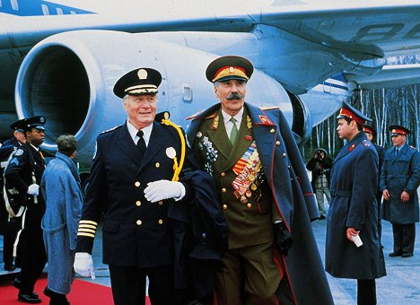 George Gaynes, Christopher Lee - Loca Academia de Policía 7: Misión Moscú - De la película