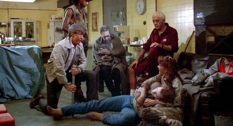 Clu Gulager, Miguel A. Núńez Jr., James Karen, Don Calfa, Thom Mathews, Beverly Randolph - The Return of the Living Dead - Van film